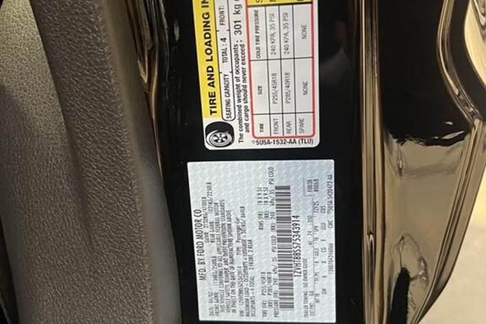 Sort Ford Mustang fra 2007