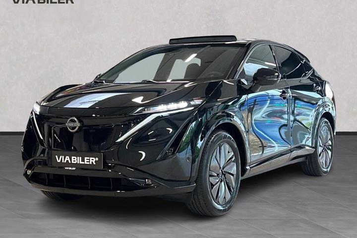 Sort Nissan Ariya fra 2026 set udefra