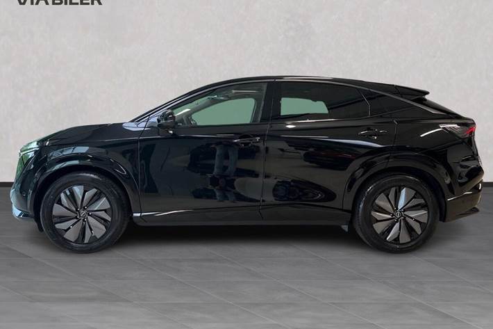 Sort Nissan Ariya fra 2026