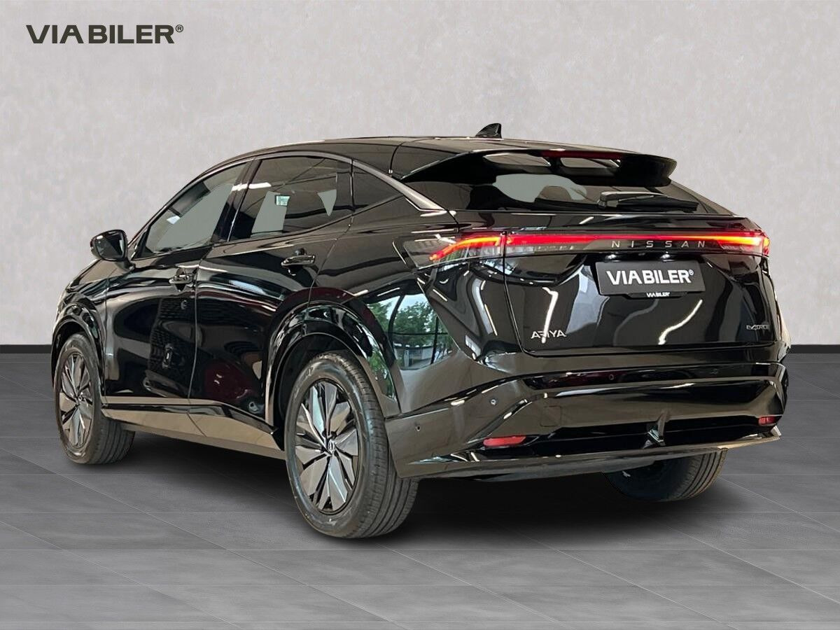 Sort Nissan Ariya fra 2026