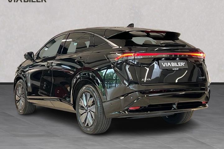Sort Nissan Ariya fra 2026