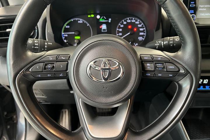 Grå Toyota Yaris fra 2023