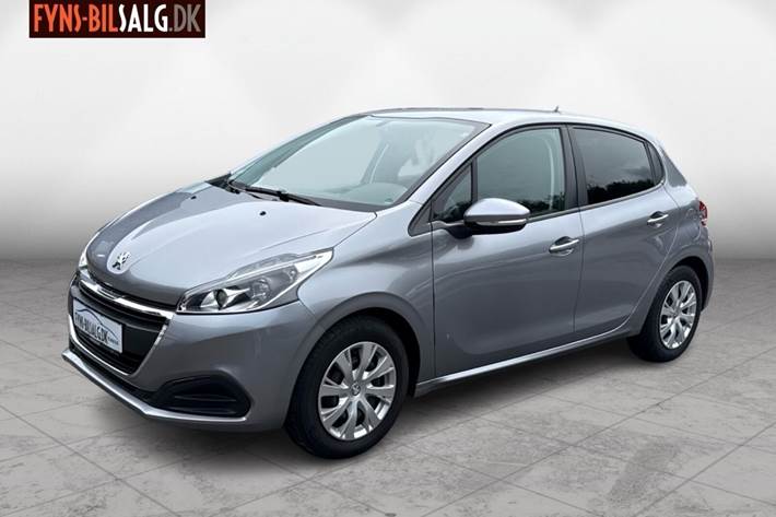 Sølv Peugeot 208 fra 2018