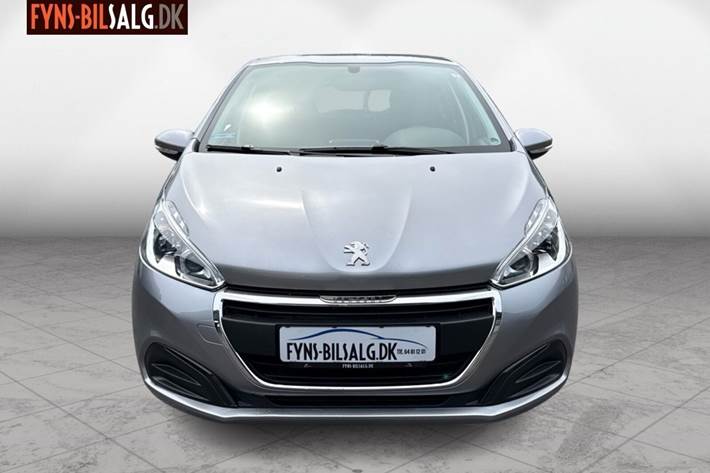 Sølv Peugeot 208 fra 2018