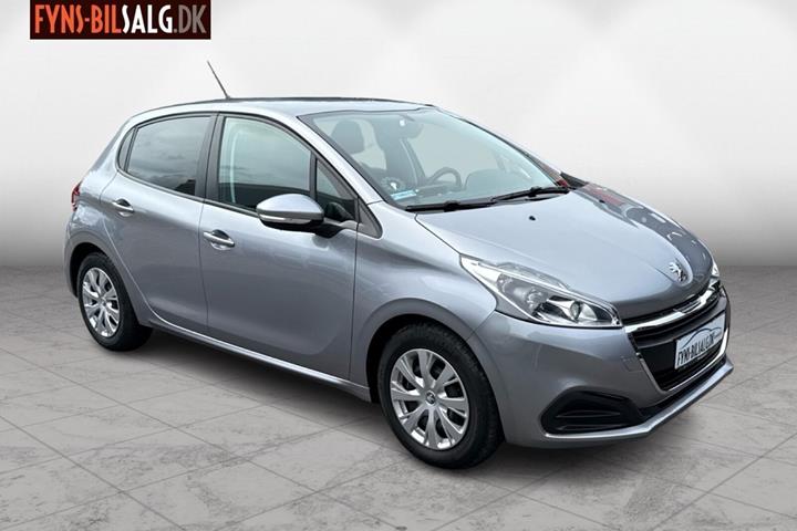 Sølv Peugeot 208 fra 2018