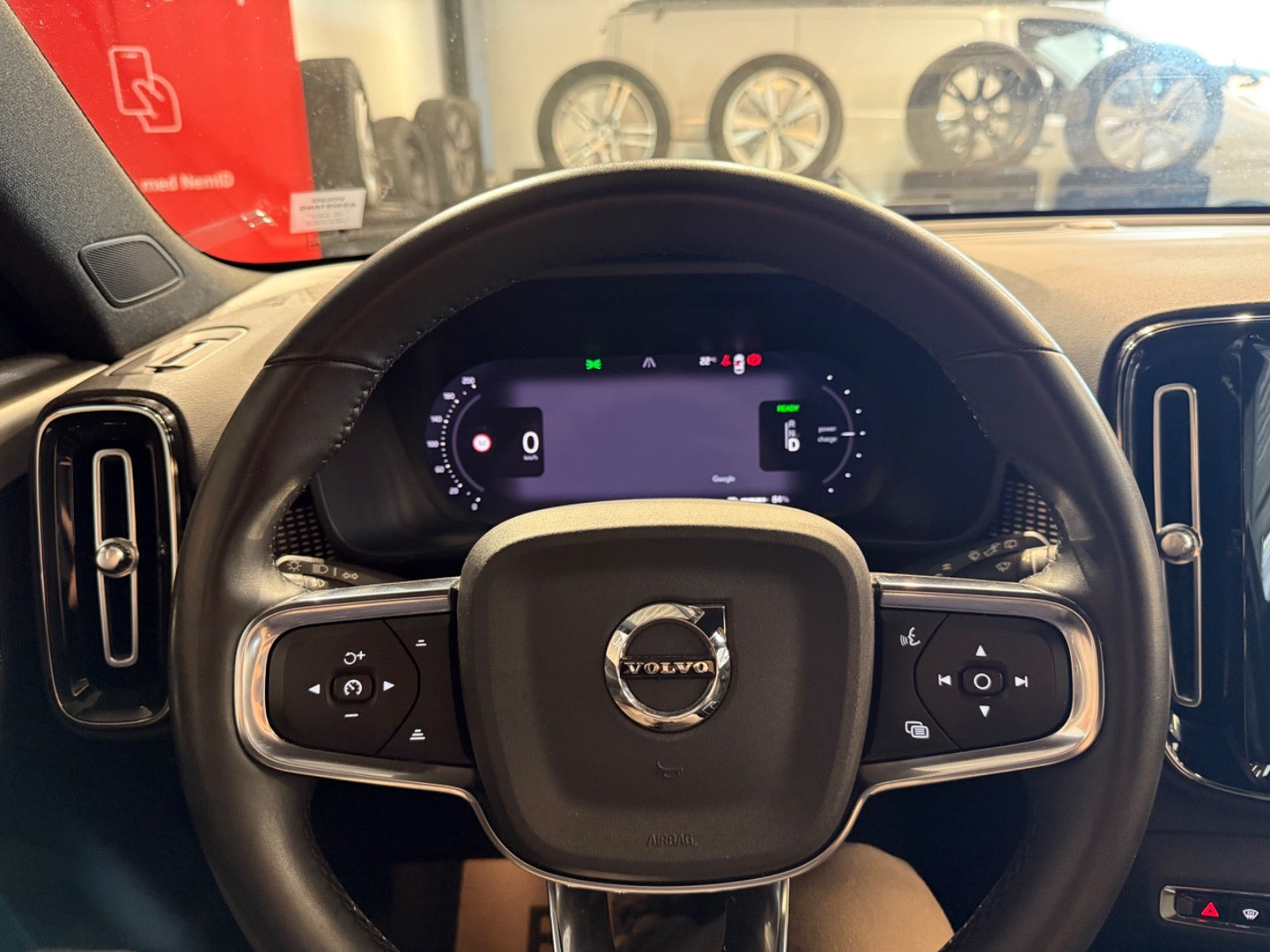 Sort Volvo XC40 fra 2022