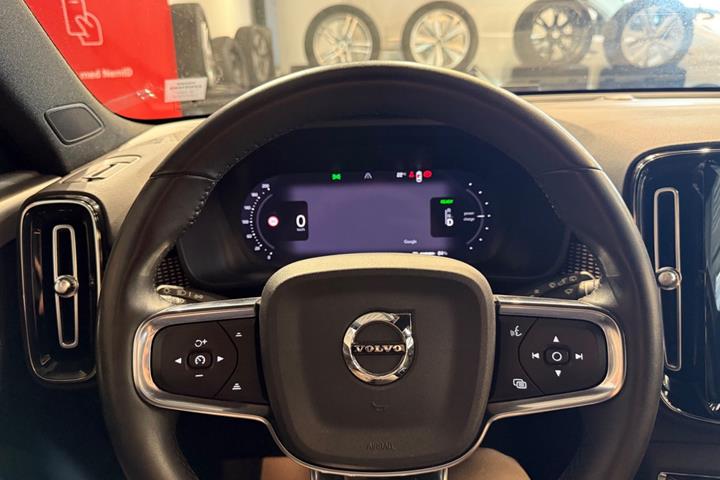 Sort Volvo XC40 fra 2022