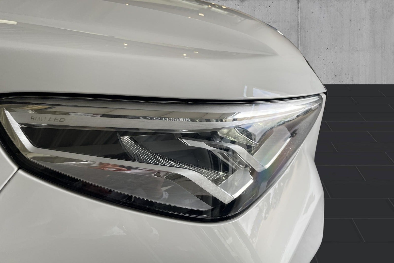 Hvid BMW iX1 fra 2023