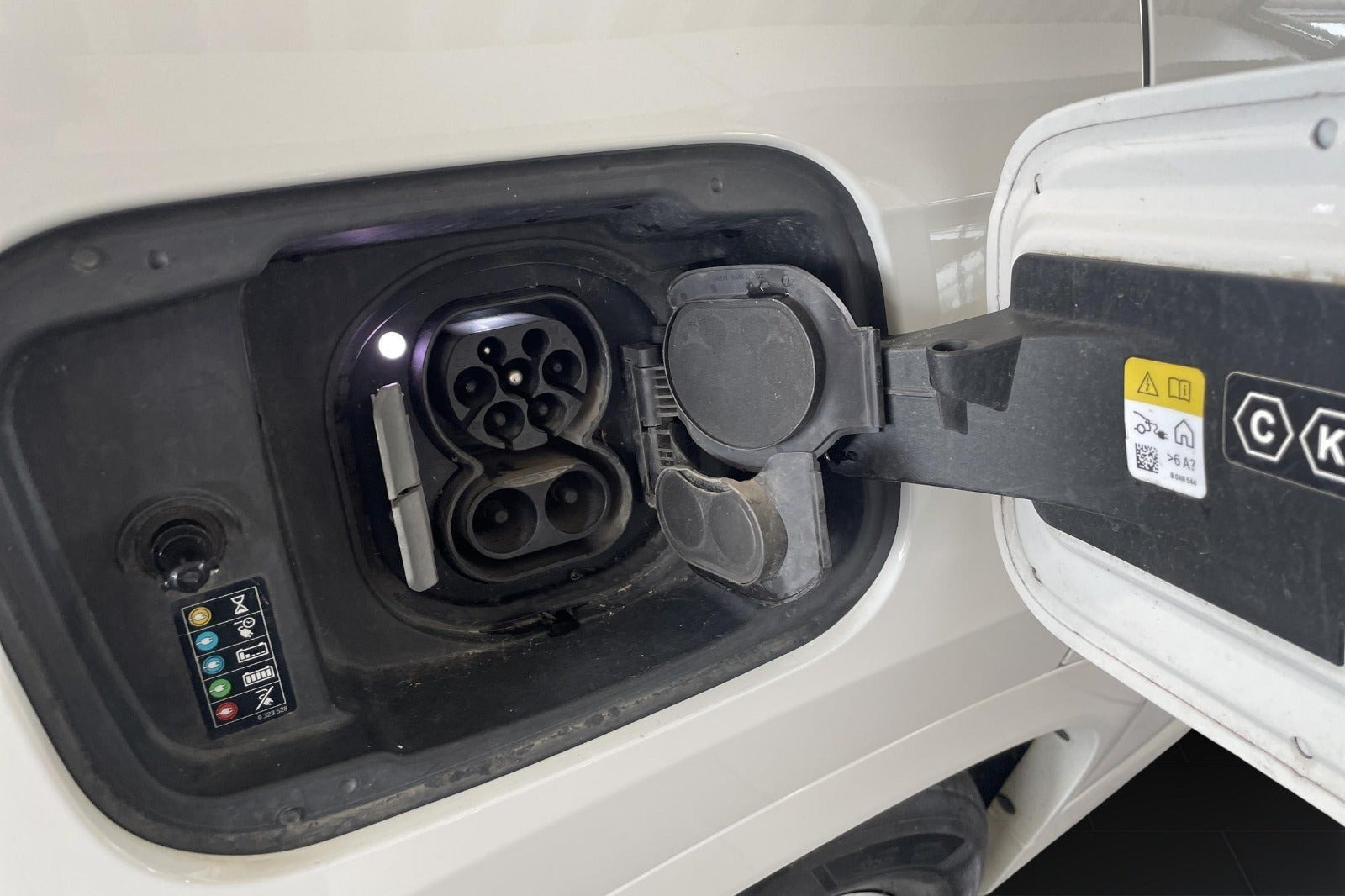 Hvid BMW iX1 fra 2023