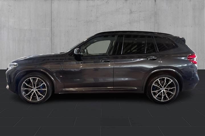 Grå BMW X3 fra 2021