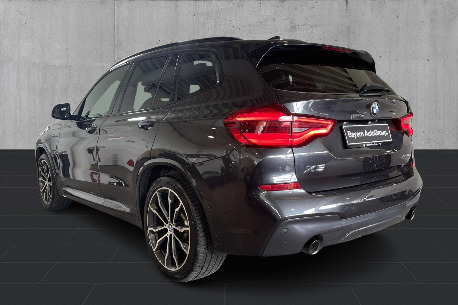 Grå BMW X3 fra 2021