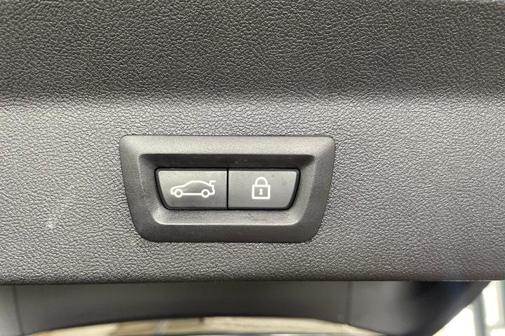 Grå BMW X3 fra 2021