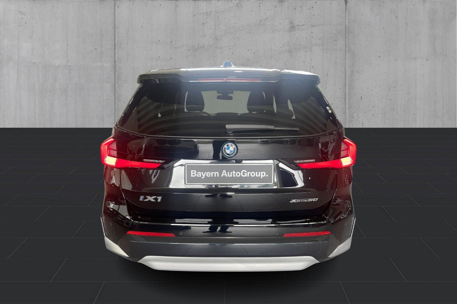 Sort BMW iX1 fra 2024