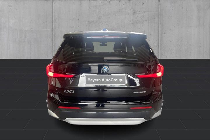 Sort BMW iX1 fra 2024