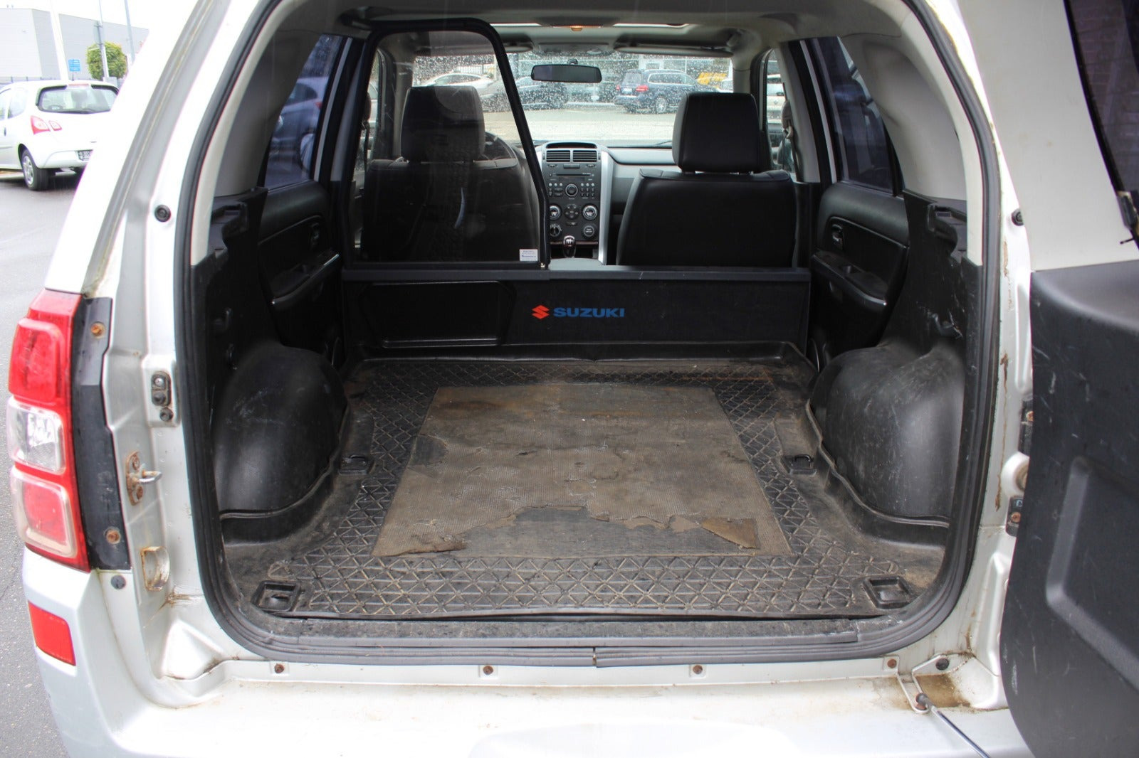 Sølv Suzuki Grand Vitara fra 2008