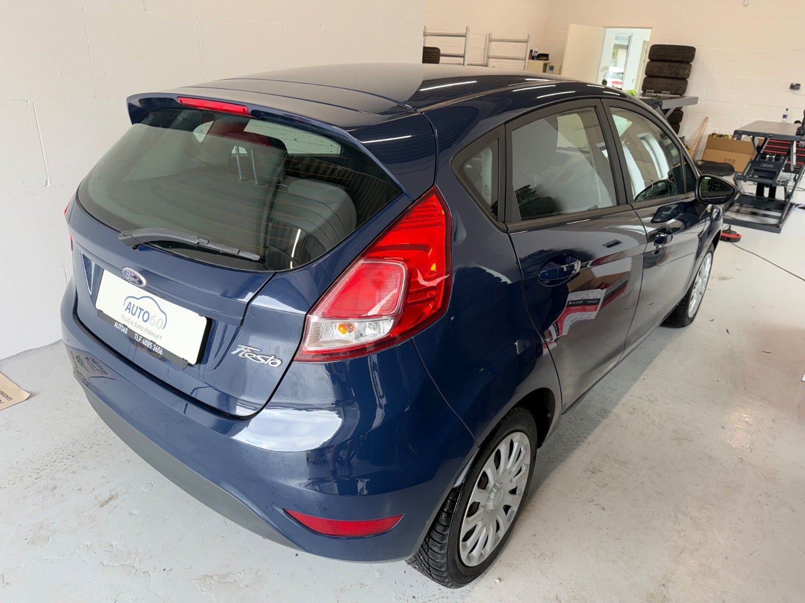 Blå Ford Fiesta fra 2016