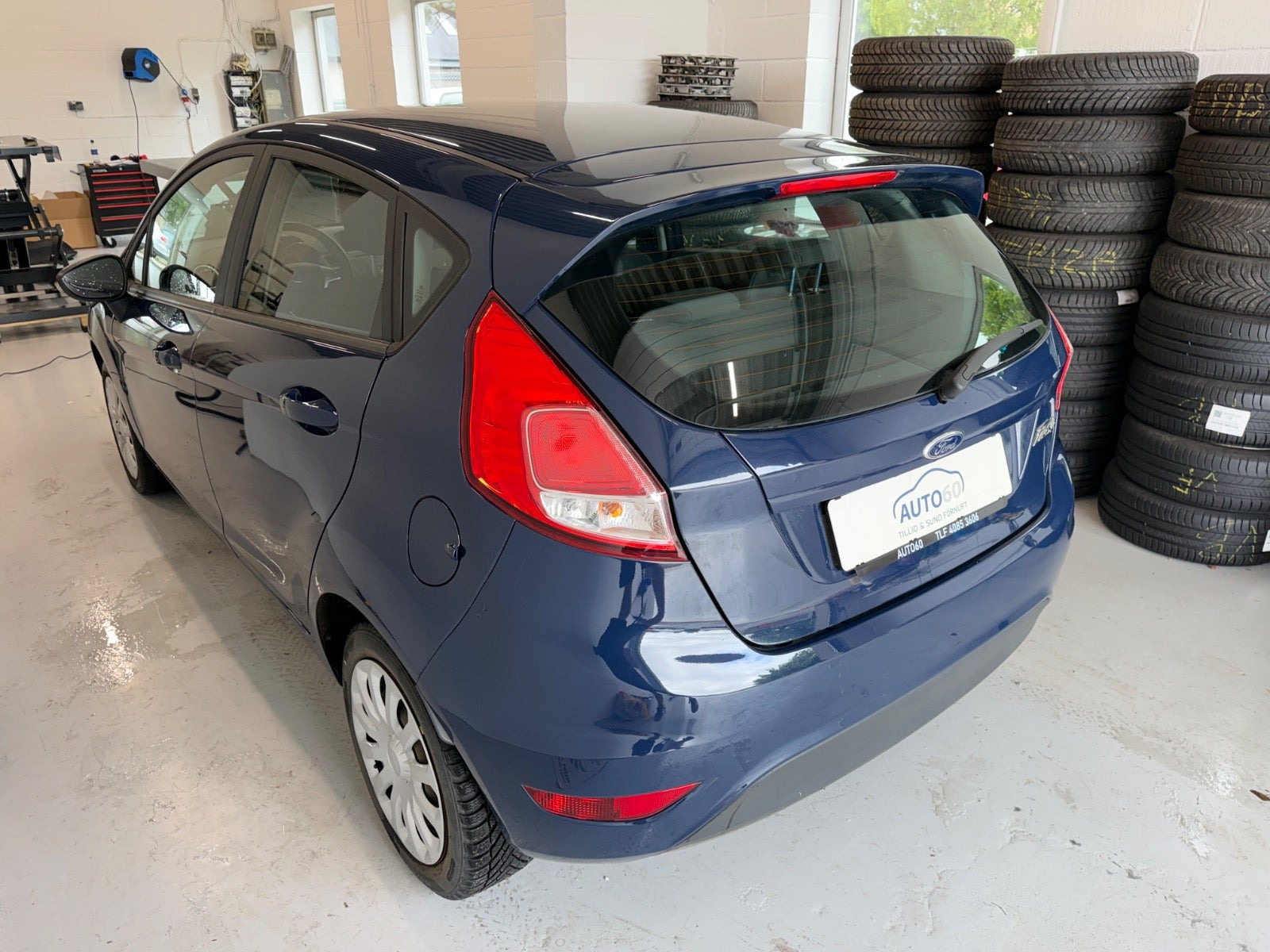 Blå Ford Fiesta fra 2016