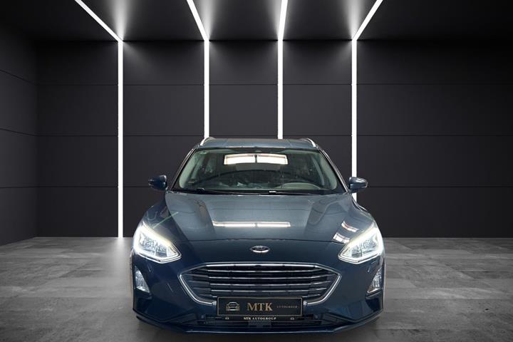Blå Ford Focus fra 2019
