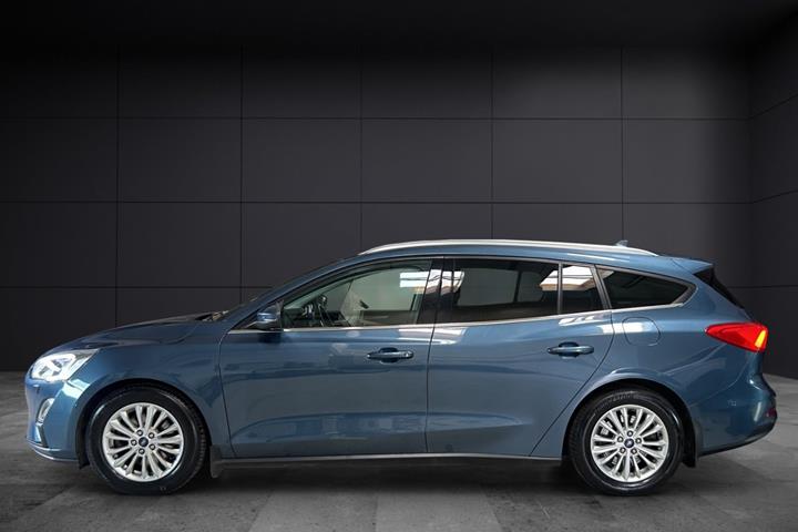 Blå Ford Focus fra 2019