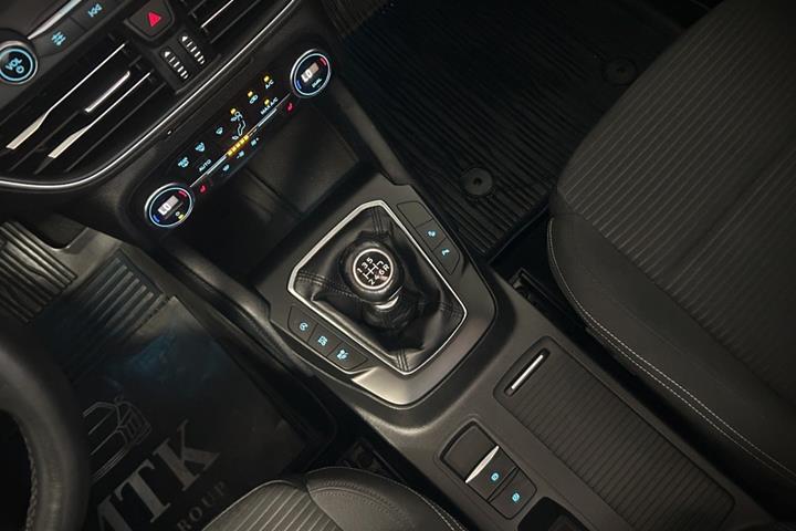 Blå Ford Focus fra 2019
