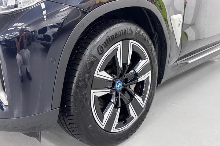 Sort BMW iX3 fra 2021
