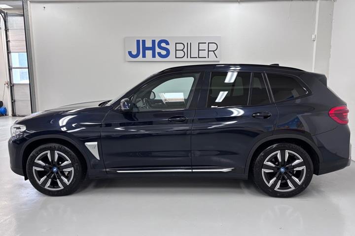 Sort BMW iX3 fra 2021