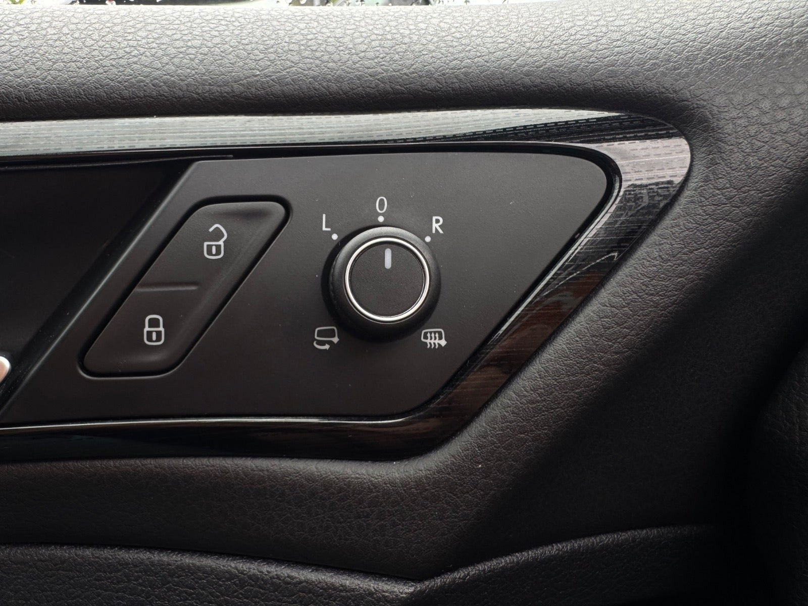 Grå VW Golf VII fra 2018