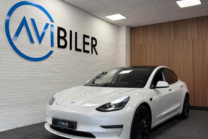 Hvid Tesla Model 3 fra 2020