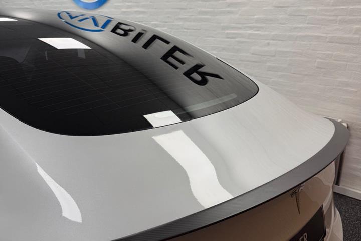 Hvid Tesla Model 3 fra 2020