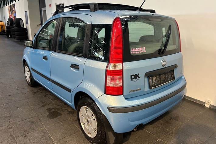 Blå Fiat Panda fra 2005