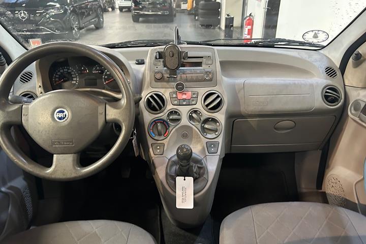 Blå Fiat Panda fra 2005