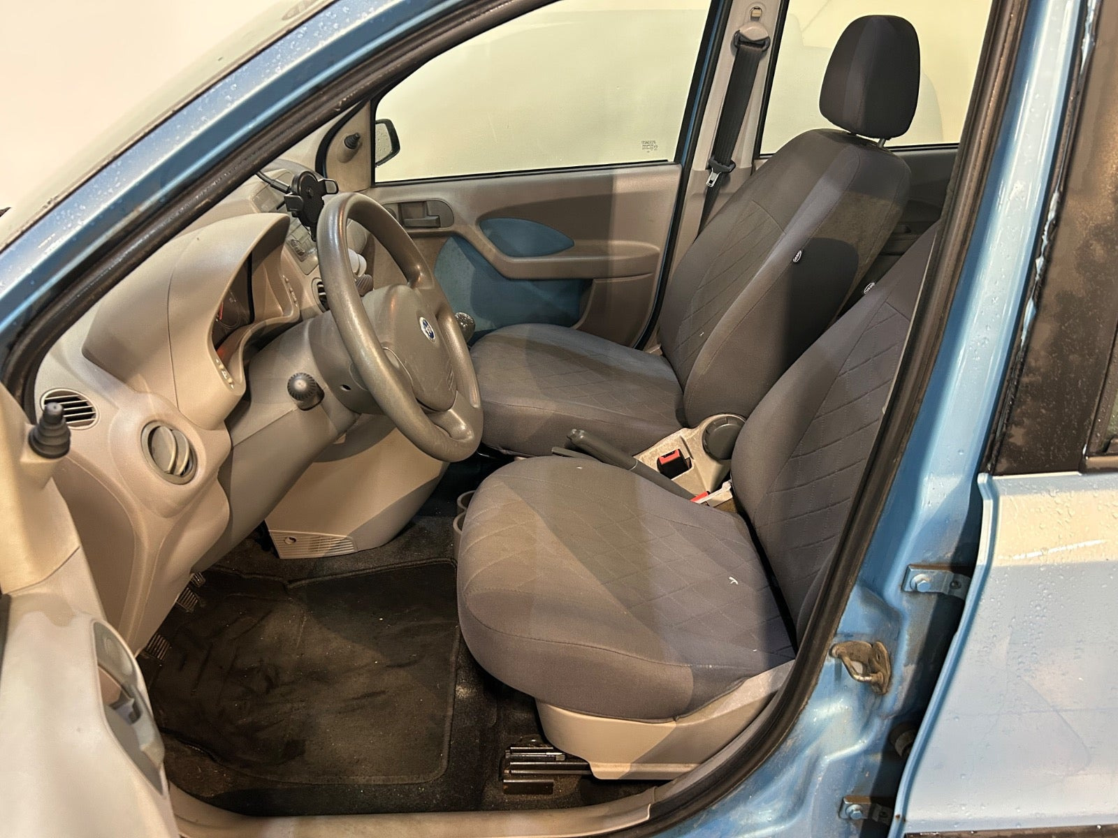 Blå Fiat Panda fra 2005