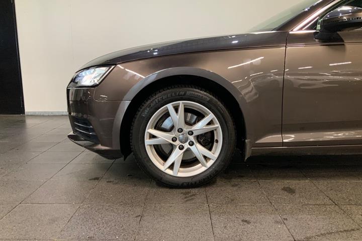 Brun Audi A4 fra 2017