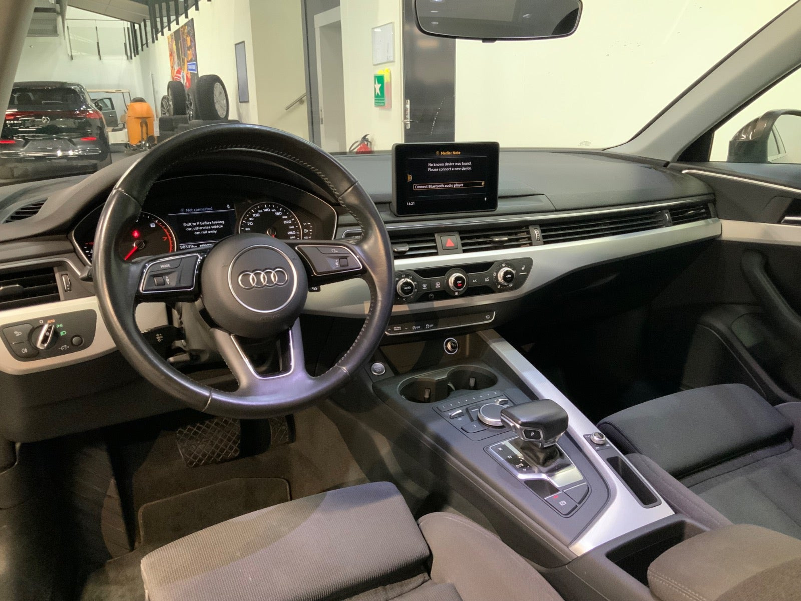 Brun Audi A4 fra 2017