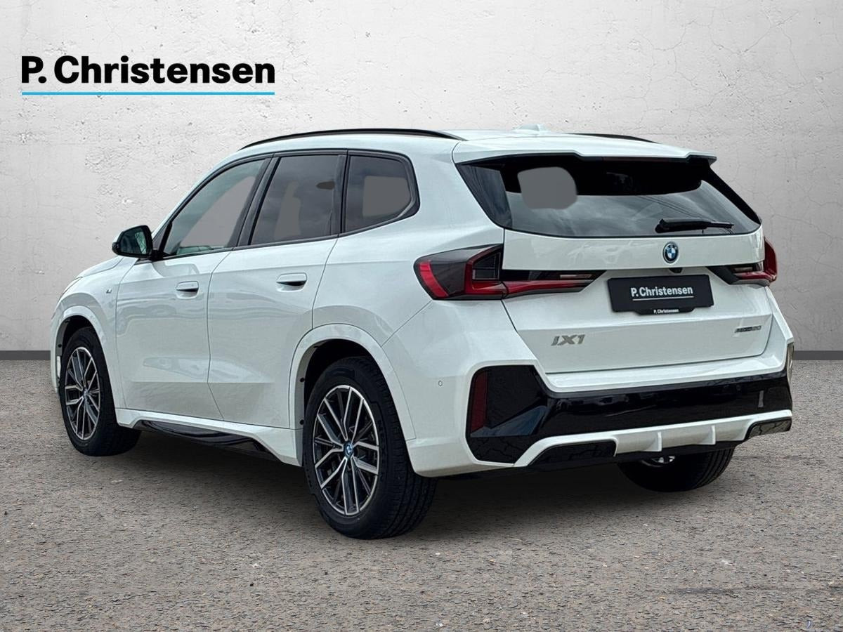 Hvid BMW iX1 fra 2024