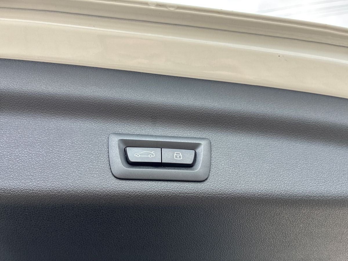 Hvid BMW iX1 fra 2024