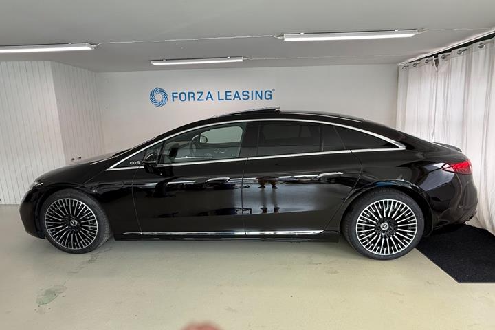Sort Mercedes EQS580 fra 2023