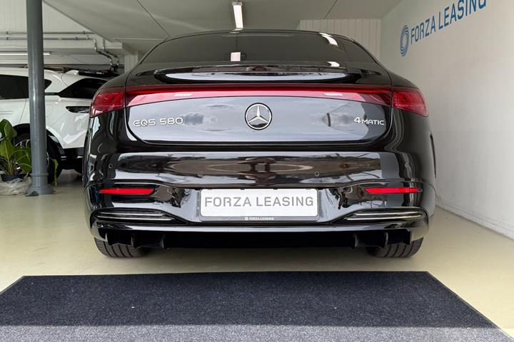 Sort Mercedes EQS580 fra 2023