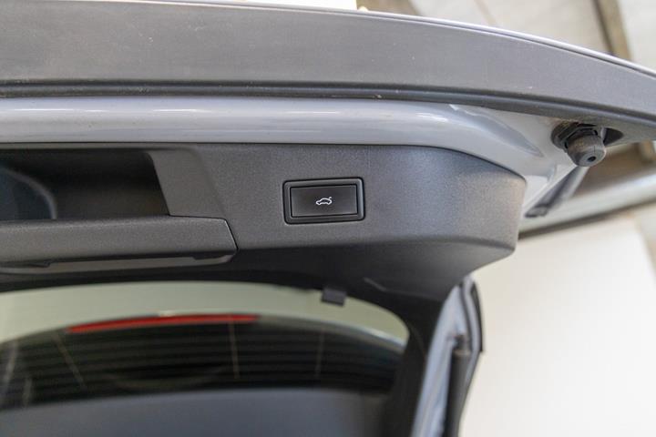 Grå VW ID.4 fra 2025