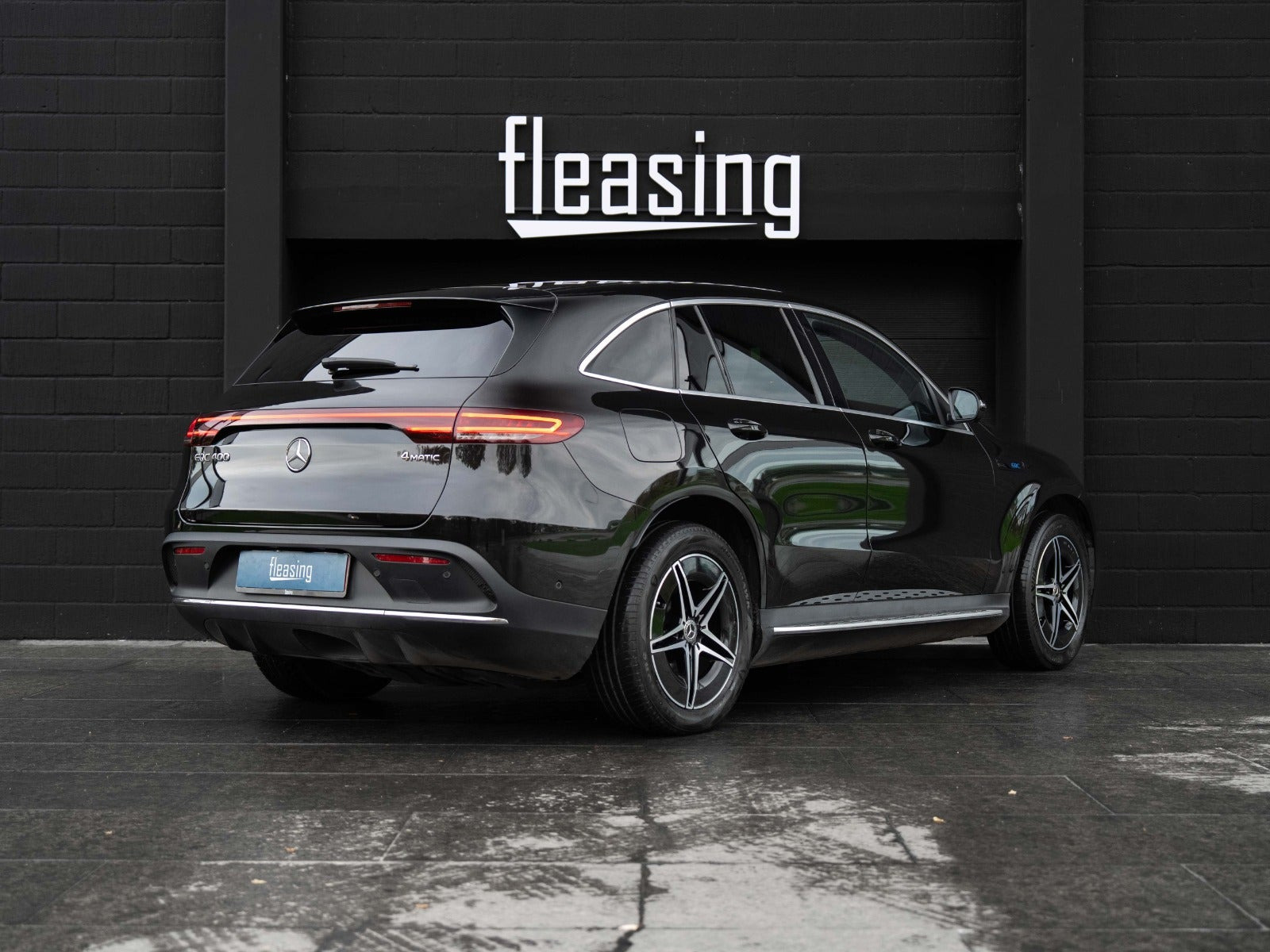 Sort Mercedes EQC400 fra 2020