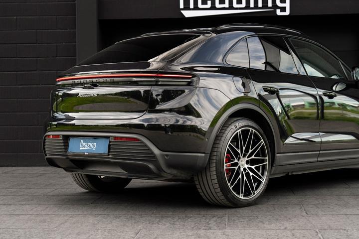 Sort Porsche Macan 4S fra 2025