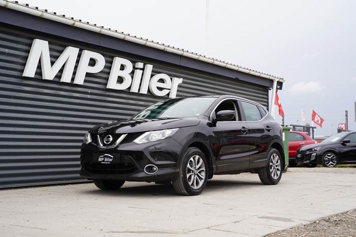 Sort Nissan Qashqai fra 2014