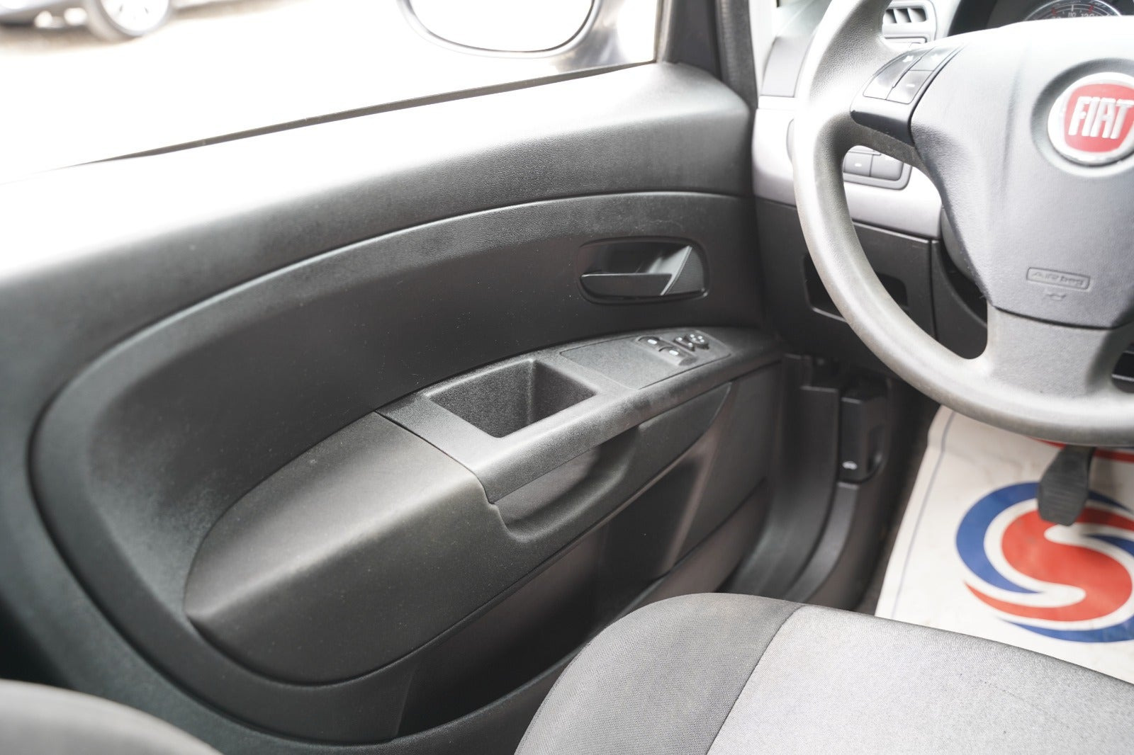Sort Fiat Punto fra 2012
