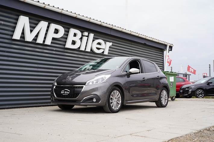 Grå Peugeot 208 fra 2018