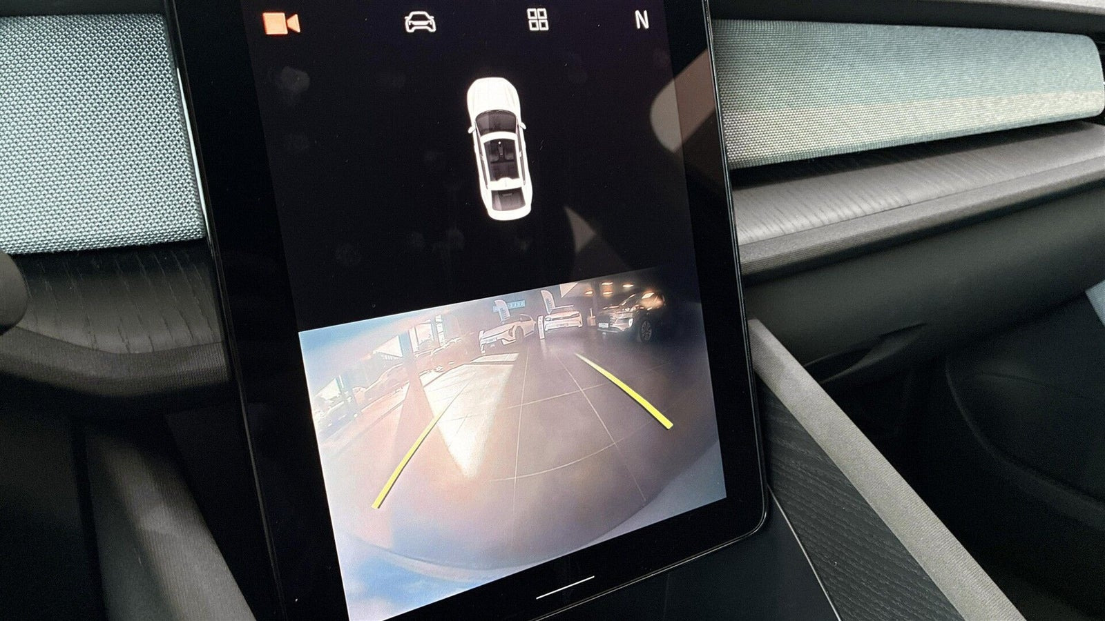 Hvid Polestar 2 fra 2023