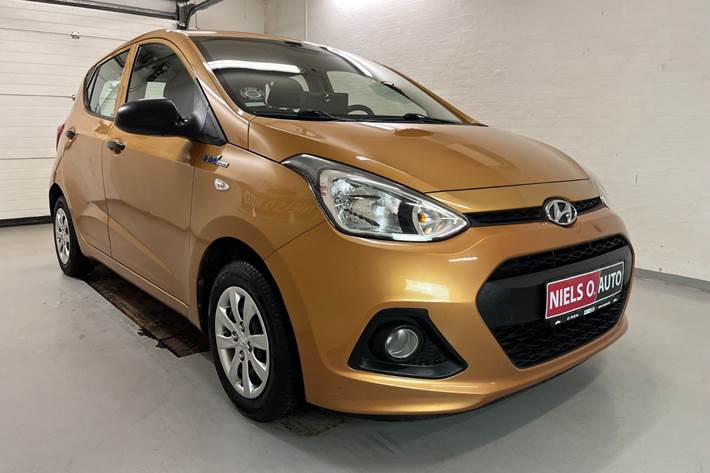 Gul Hyundai i10 fra 2015