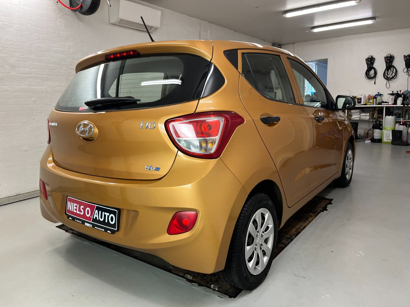 Gul Hyundai i10 fra 2015