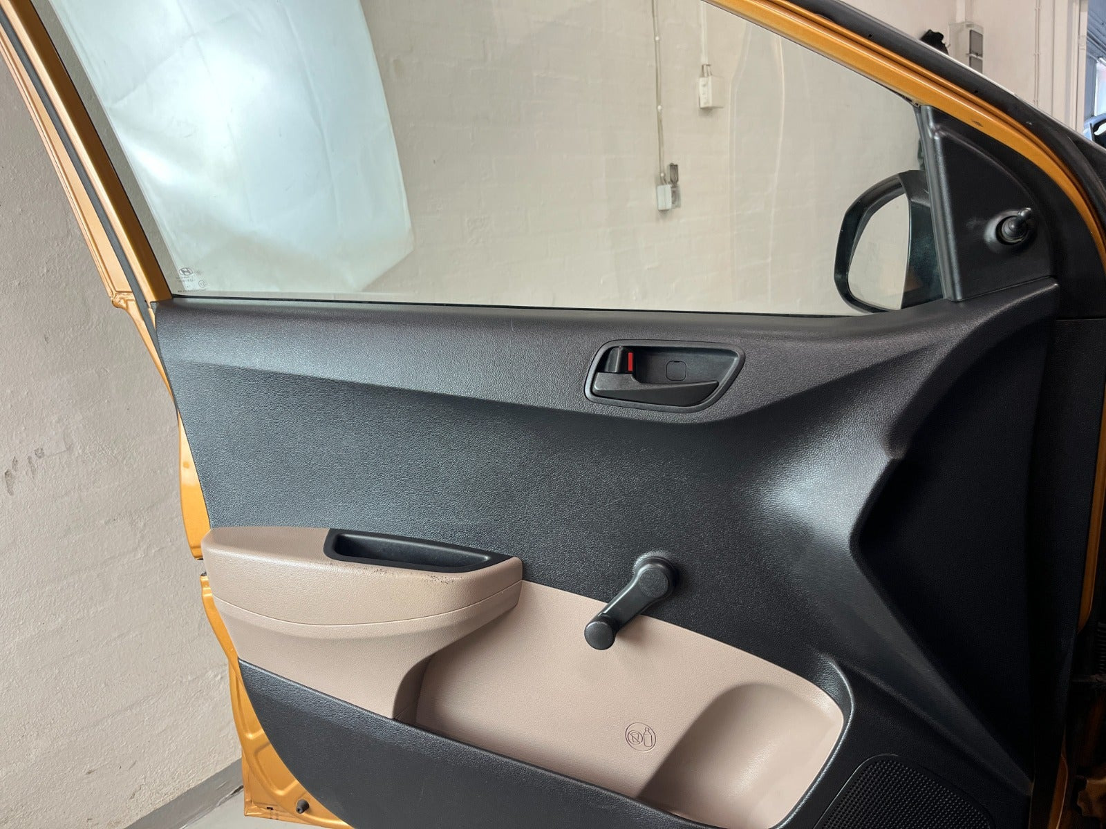 Gul Hyundai i10 fra 2015