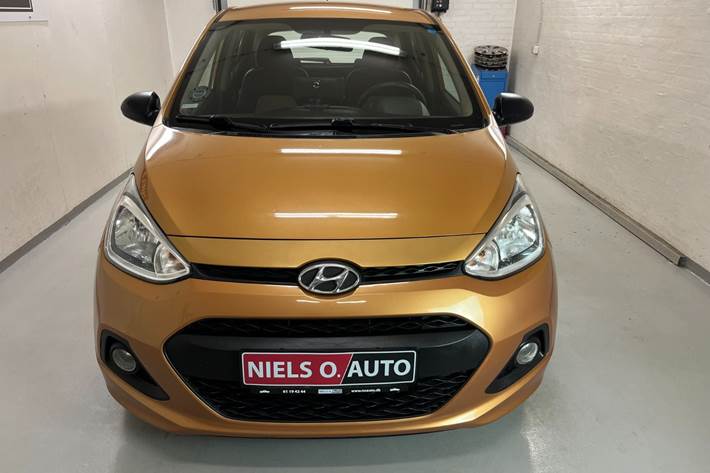 Gul Hyundai i10 fra 2015