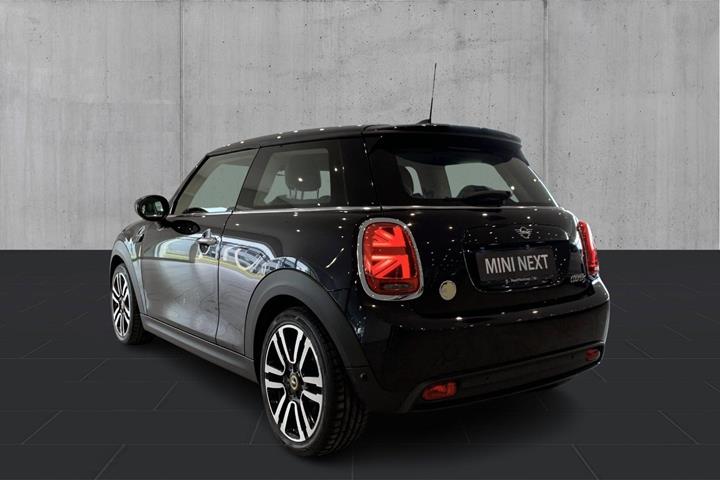 Sort Mini Cooper SE fra 2023